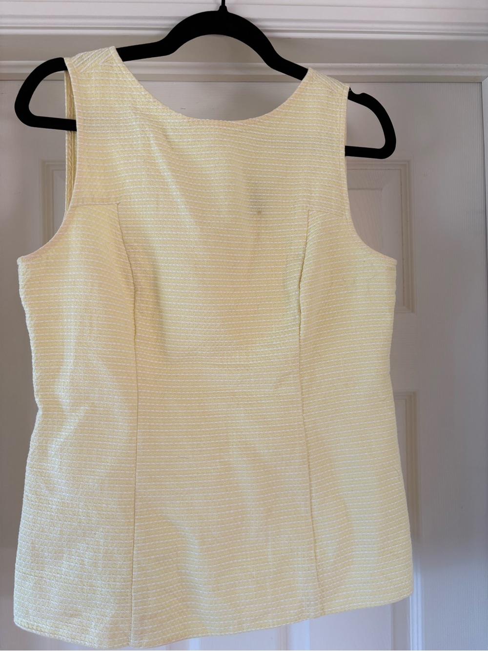 Banana Republic X Mad Me. Textured yellow Sleeveless Tank Top